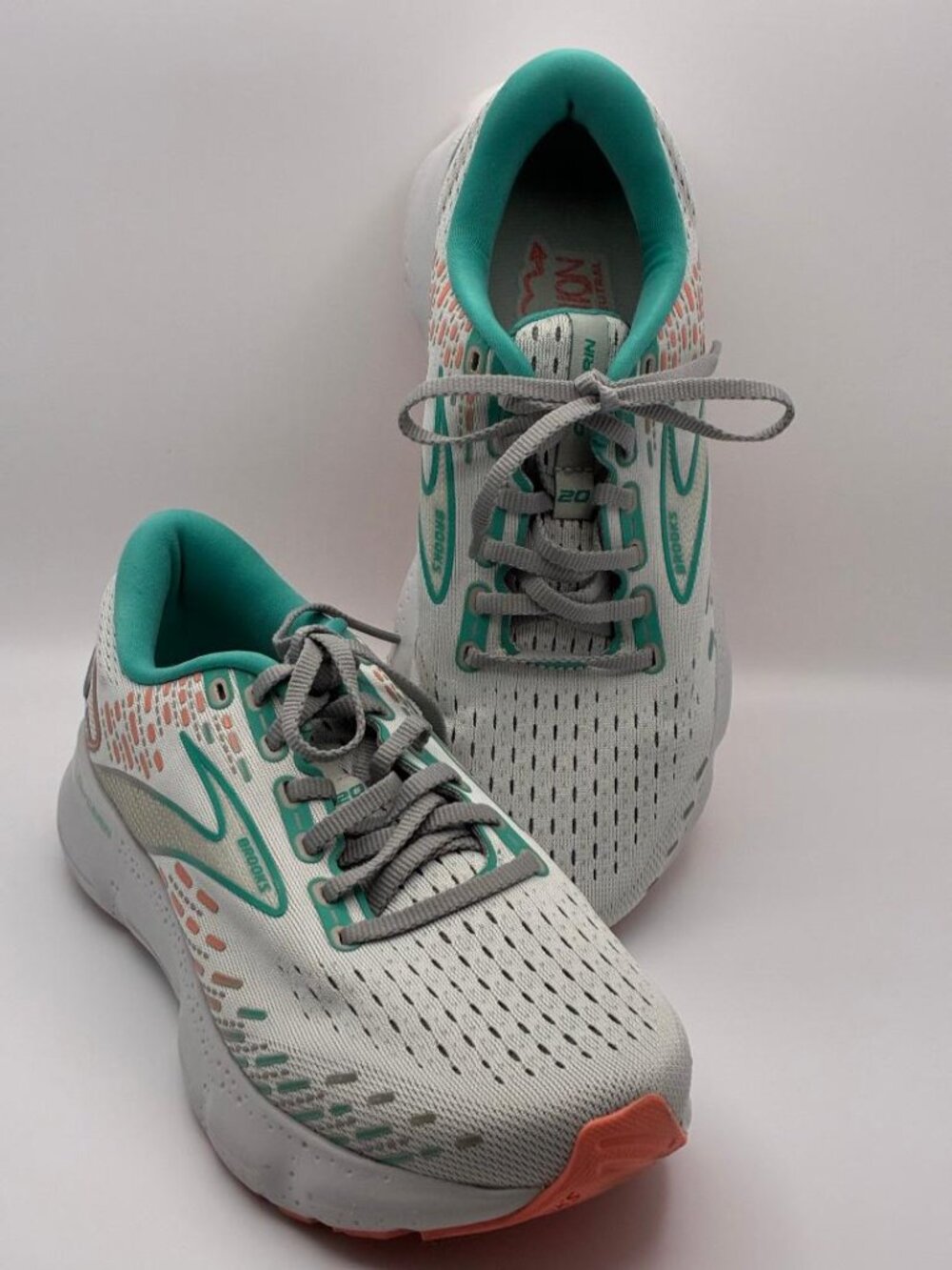 BROOKS Women's Glycerin 20 Lace Up Running Shoes Size 8D Oyster Latigo Bay Coral